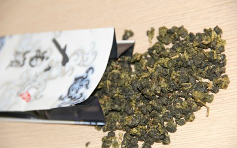 乌龙茶属于什么茶，乌龙茶养胃还是伤胃？