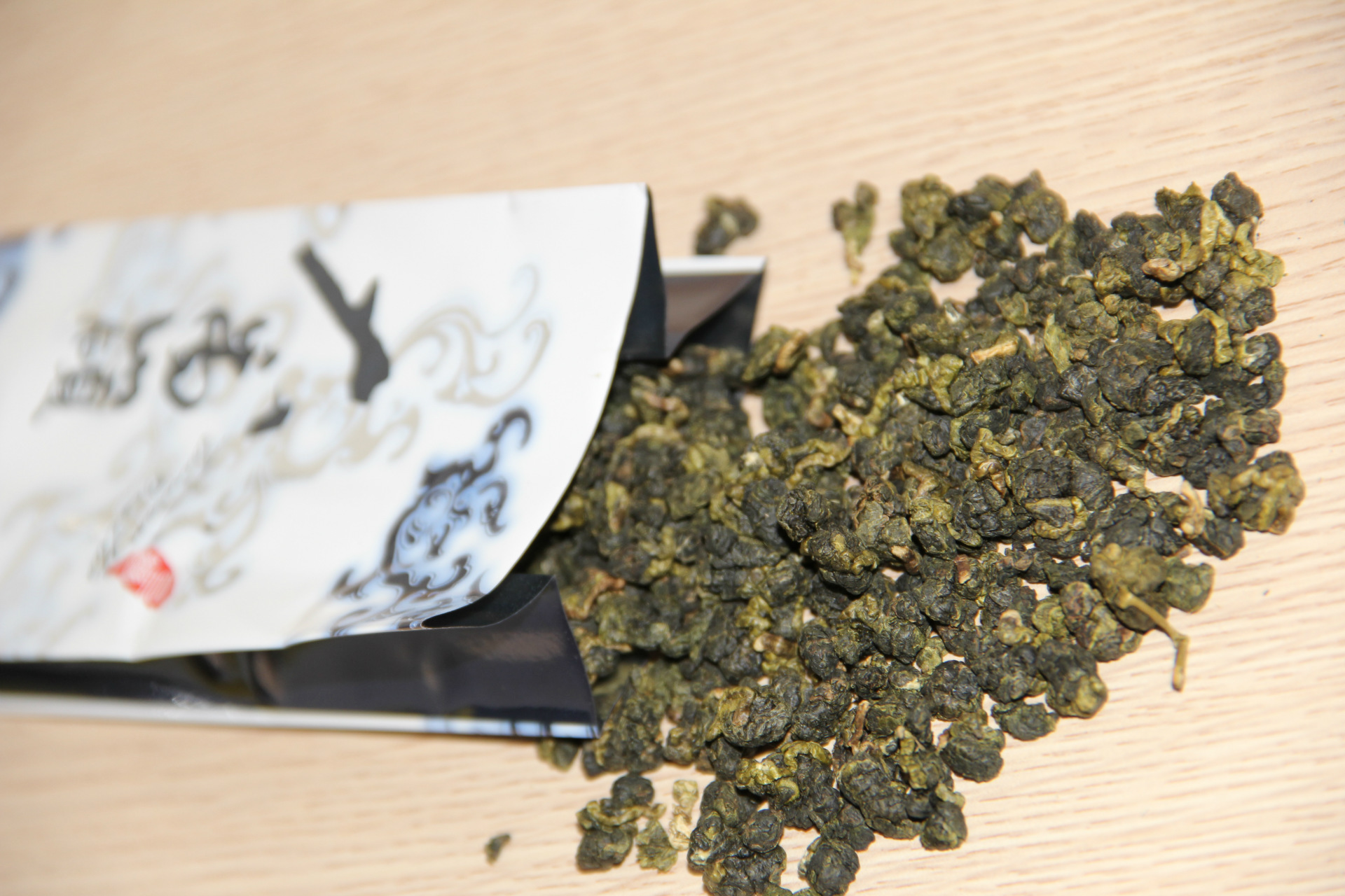 乌龙茶属于什么茶，乌龙茶养胃还是伤胃？