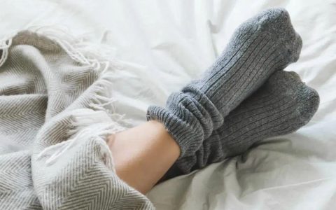 总是手脚冰凉的人，可能跟这6个原因有关