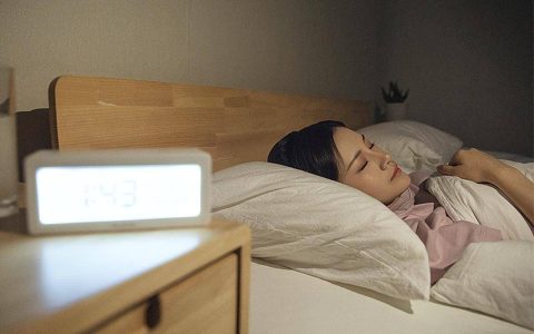 每天睡8小时白天为何还犯困？你可能中了“假睡”的招