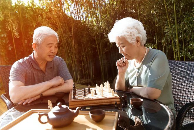 春养三候时，吃穿动睡皆有道