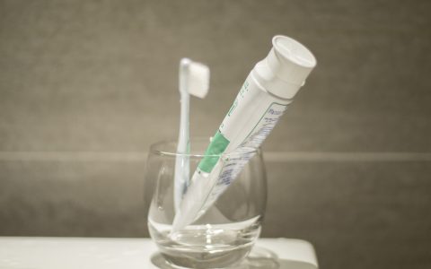 牙刷并不是越软越好