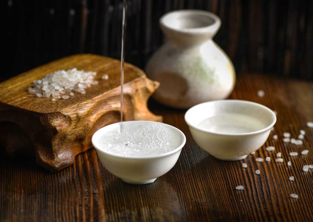 睡前饮酒有助于睡眠吗？