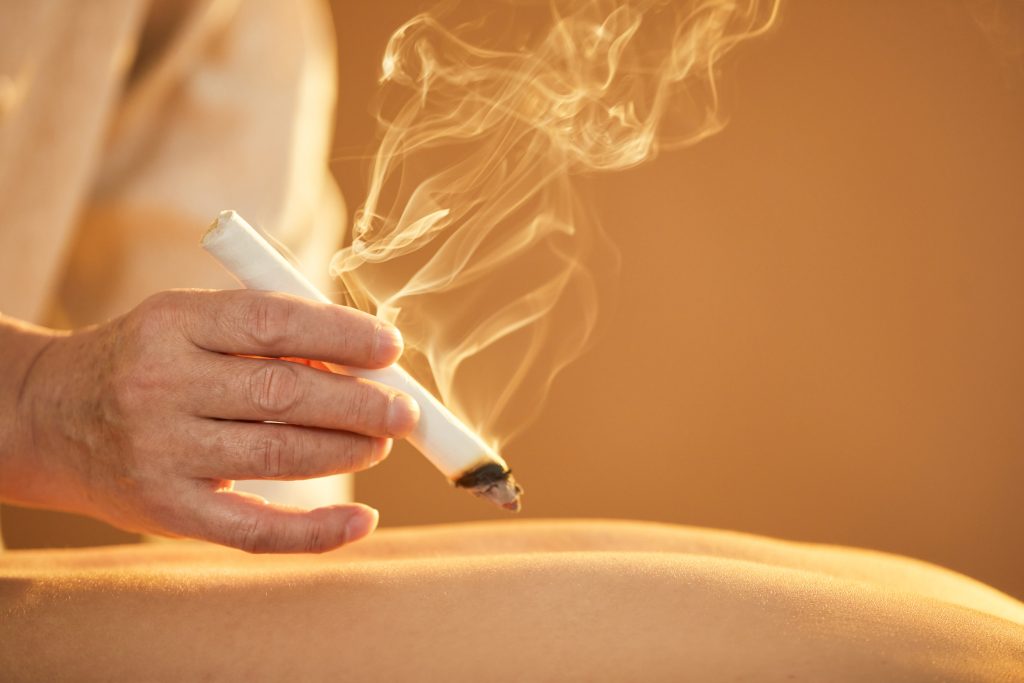 哪些人不适合艾灸？这3类人群需谨慎