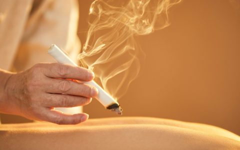 哪些人不适合艾灸？这3类人群需谨慎