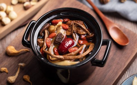 关节冷痛难伸展？温通药膳来养护