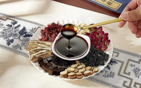 从原料到成品：谷医堂深度解析膏滋成分选择与古法熬制全流程